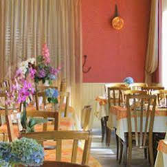 Le Relais Des Monedieres Seilhac Exterior photo
